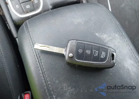 2019 Hyundai Santa Fe Se from USA, damaged, VIN 5NMS2CAD2KH058961